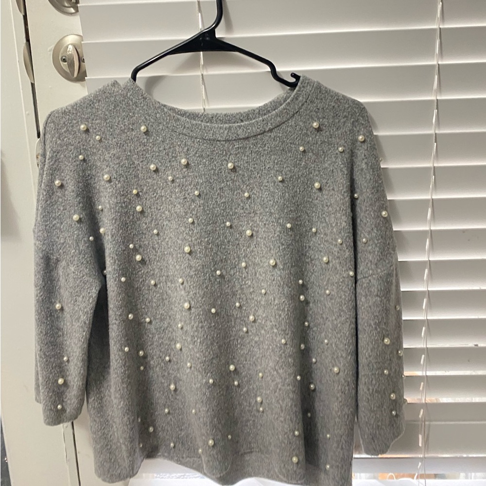 Sweater with pearls , classy, vintage and perfect to Wear in any ocation